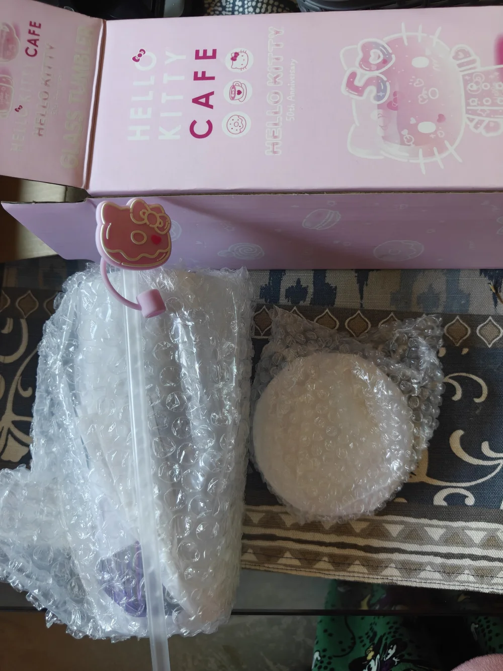 NWT Hello Kitty GLASS Tumbler with Pink Straw Topper